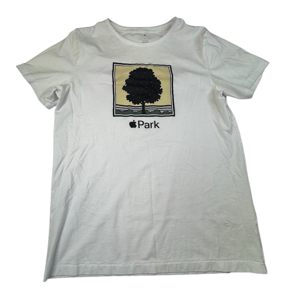 Apple T-Shirt Men's Size Small White Apple Park Orchard 100% Cotton Short Sleeve